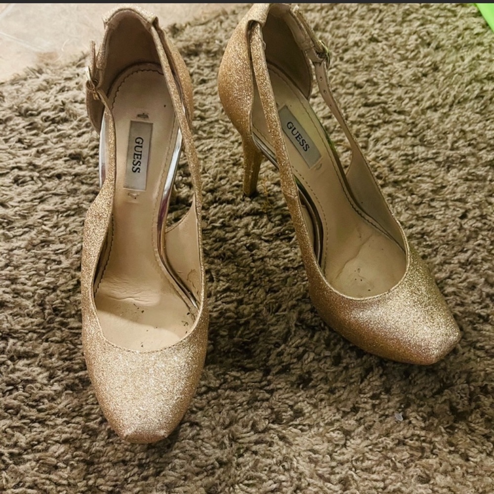Guess beautiful gold heels